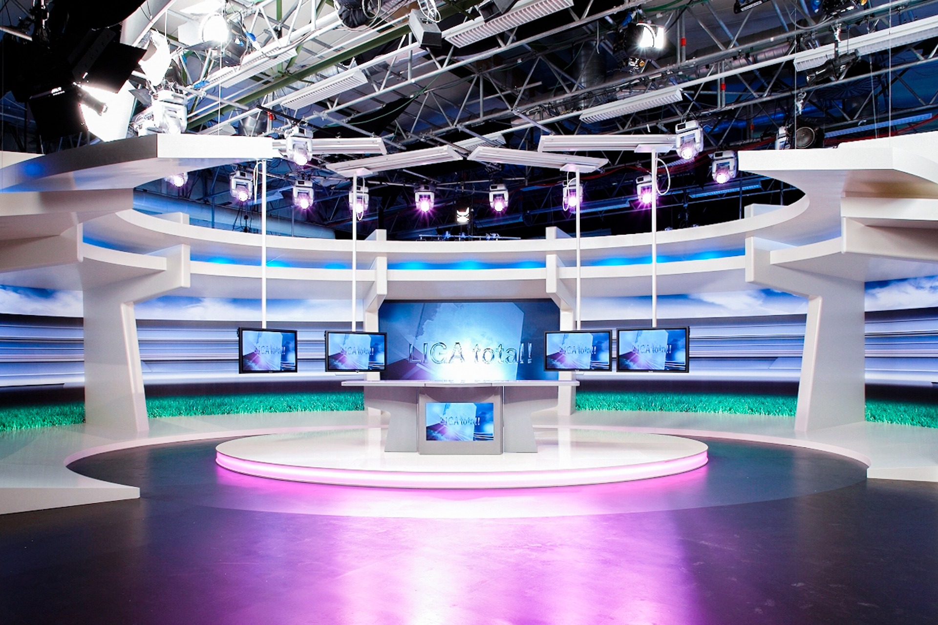 Read more about the article Liga total tv studio