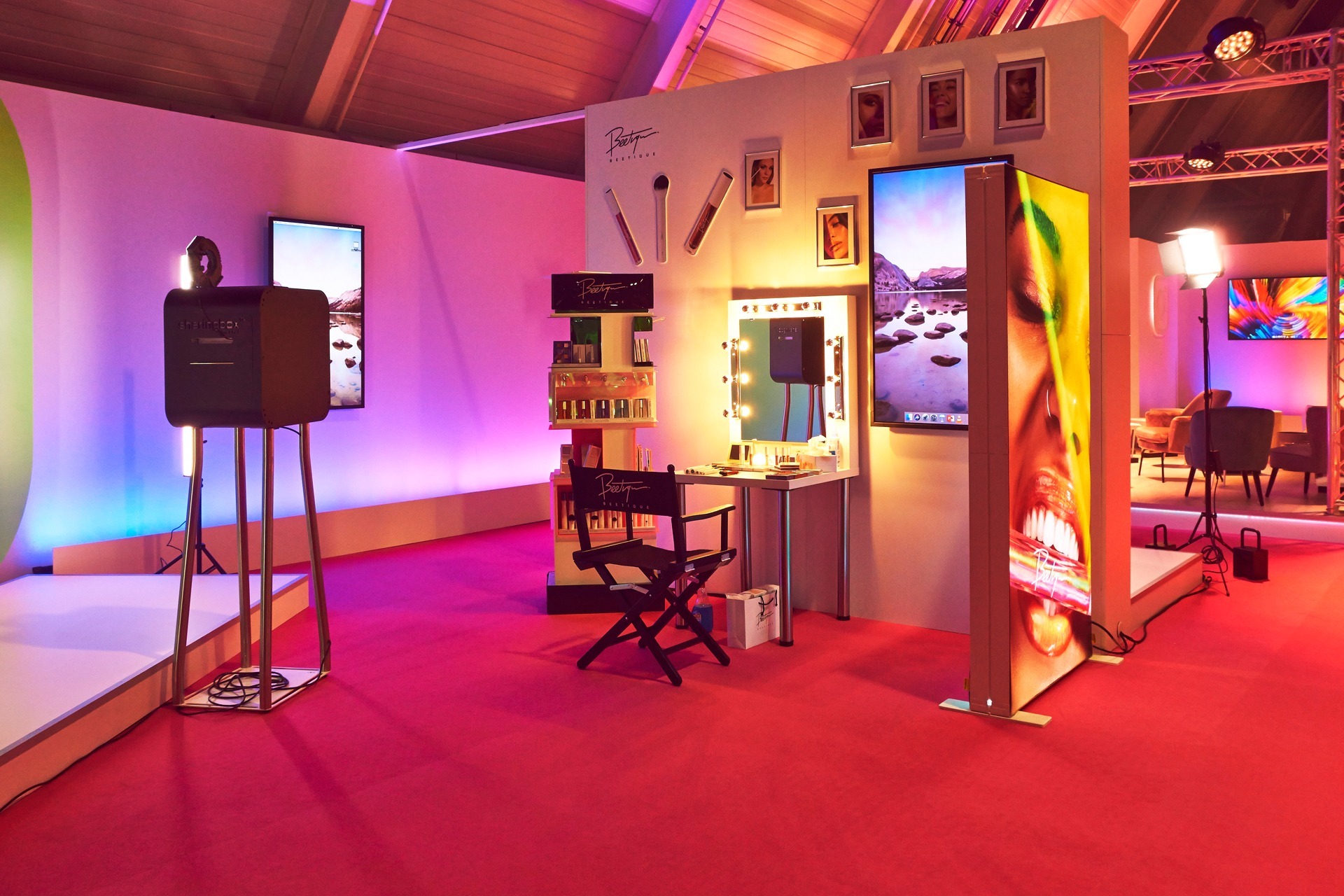 You are currently viewing Instagram @ GLOW, Stuttgart