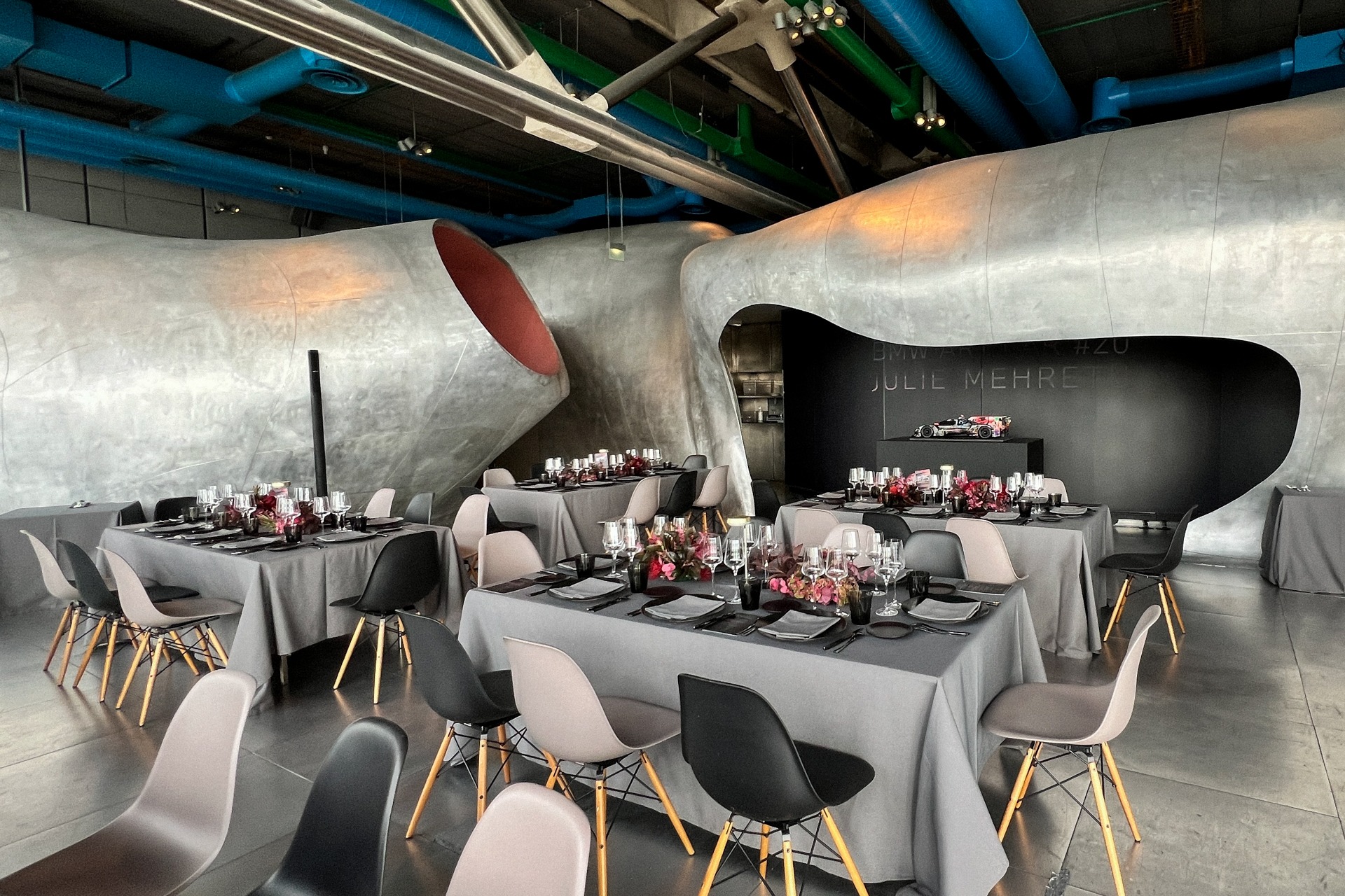 Mehr über den Artikel erfahren BMW – Weltpremiere Art Car #20