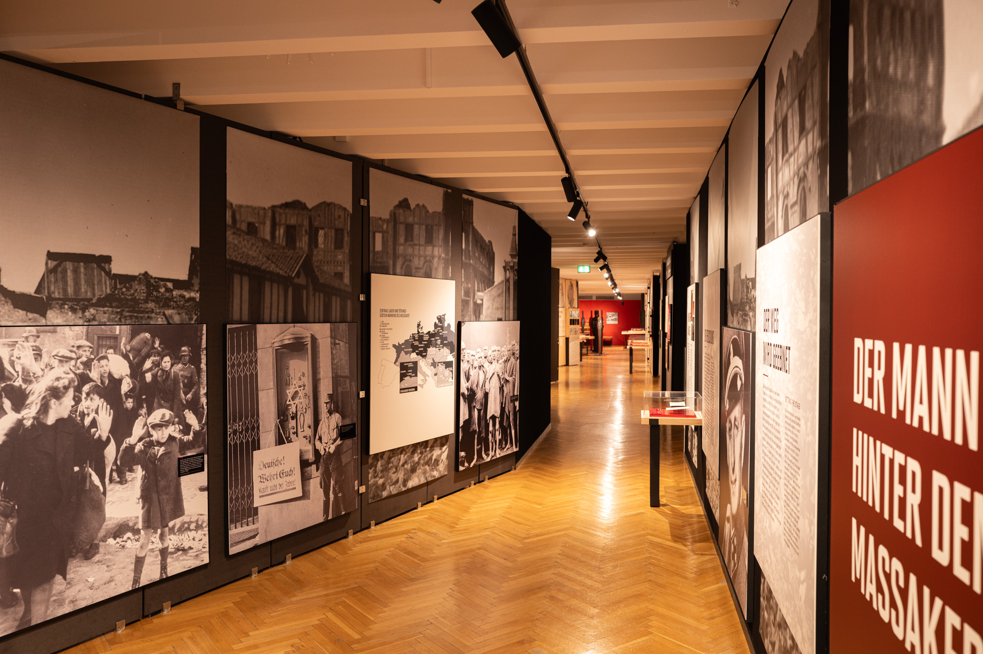 Mehr über den Artikel erfahren Sonderausstellung – „HOW TO CATCH A NAZI“